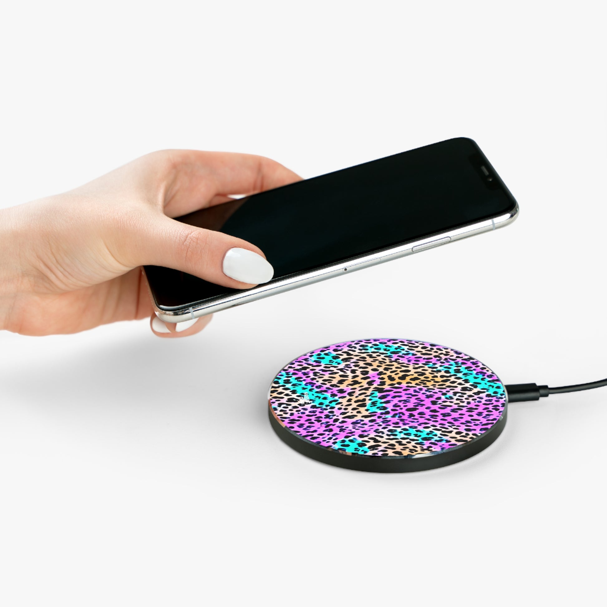 Colorful Cheetah Wireless Charger - Fast Charging Pad for Trendy Tech Lovers