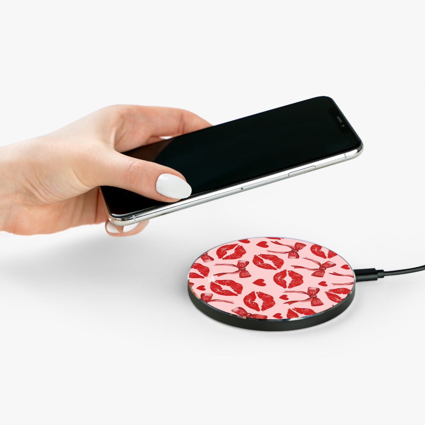 Bows & Kisses Wireless Charger - Kiss & Bow Design for Sweethearts